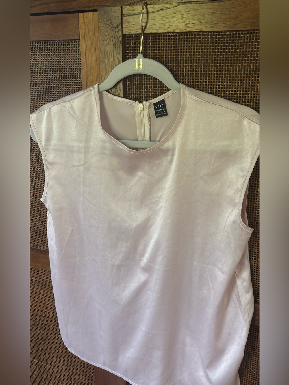 SHEIN Pale Pink Satin Crewneck Sleeveless Camisole